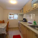 Apartamento Ivanka 1056 *