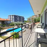 Ivanka 1056 Apartamento