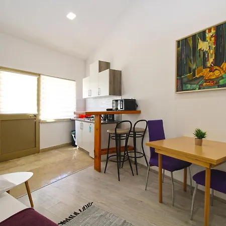 Ivanka 1056 Apartamento *