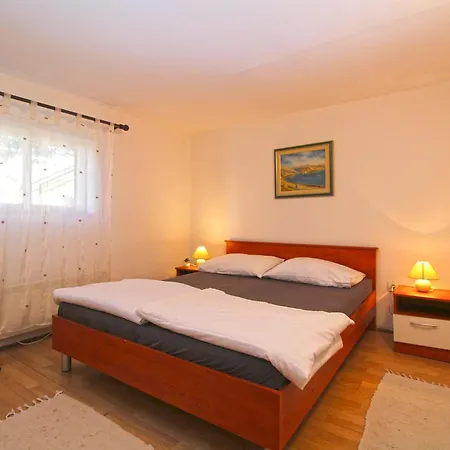Apartamento Ivanka 1056 *