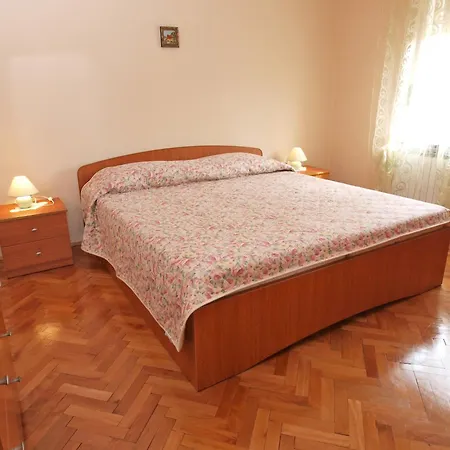 Ivanka 1056 Pula