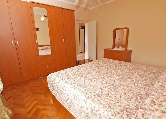 Ivanka 1056 Apartman